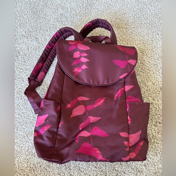 “a new day” backpack in GREAT condition. Perfect backpack for travel or school. - Picture 1 of 8